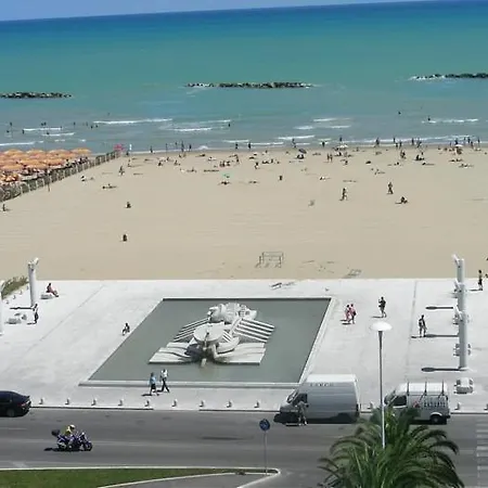 Amelia Oda ve Kahvaltı 3*