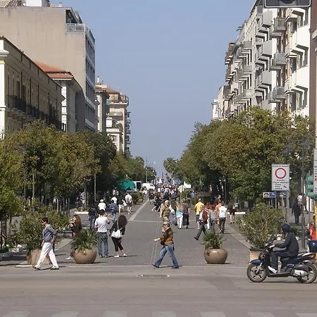 Amelia Oda ve Kahvaltı