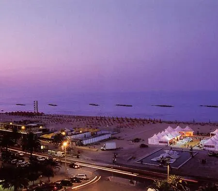 Amelia Oda ve Kahvaltı 3*